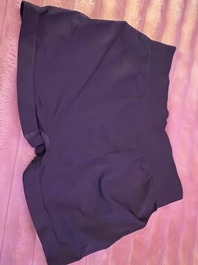 Seamless Black High-Waist Shapewear Shorts